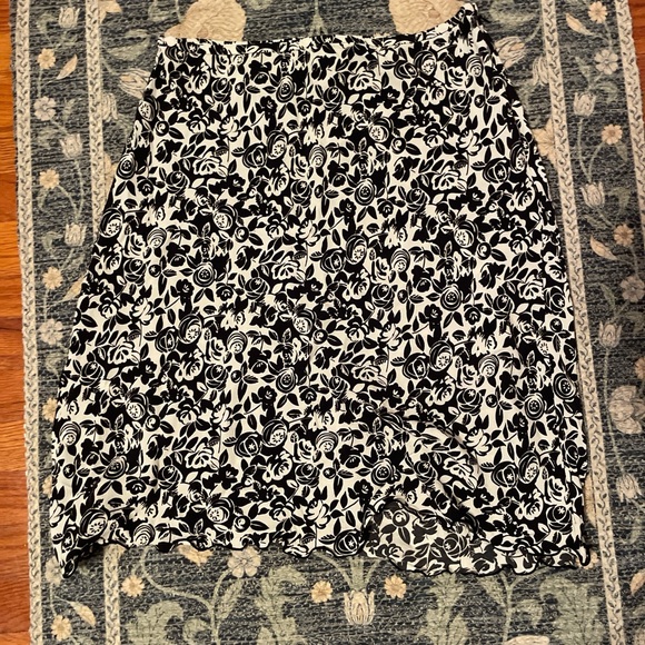 LOFT Dresses & Skirts - LOFT Black and White Floral A-Line Skirt
